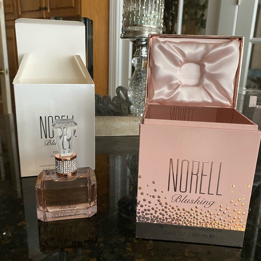 NORELL BLUSHING   3.4 ounces.